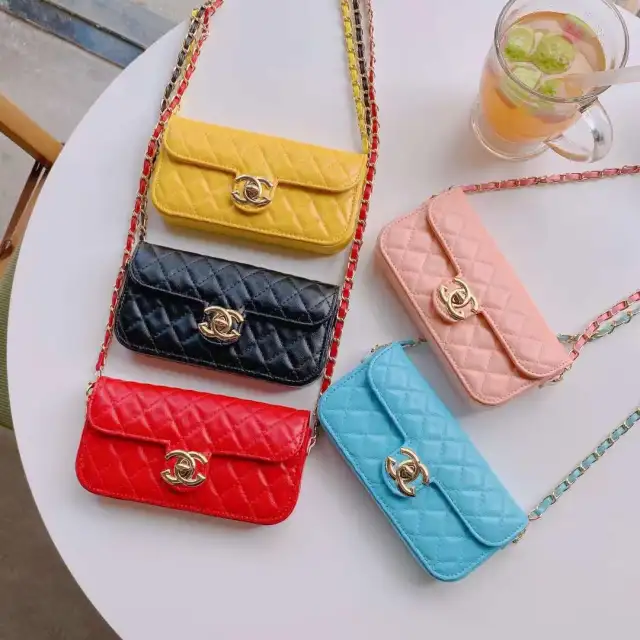 シャネル ミニポシェット ココマーク CHANEL スマホポーチ 斜めがけ 