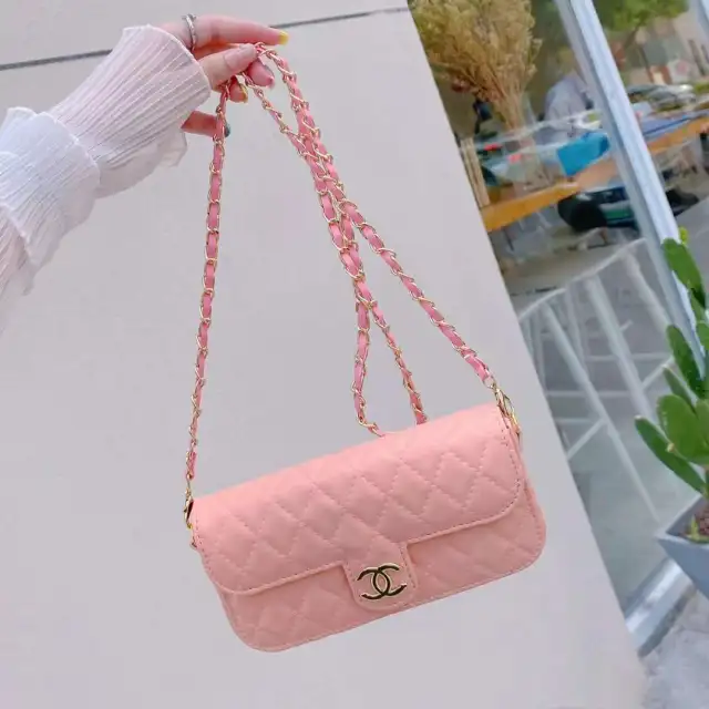 シャネル ミニポシェット ココマーク CHANEL スマホポーチ 斜めがけ