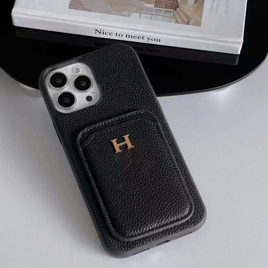 Hermes iPhone 14カバー 便利