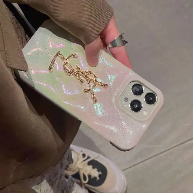 イヴ・サンローラン iPhone14カバー 菱形