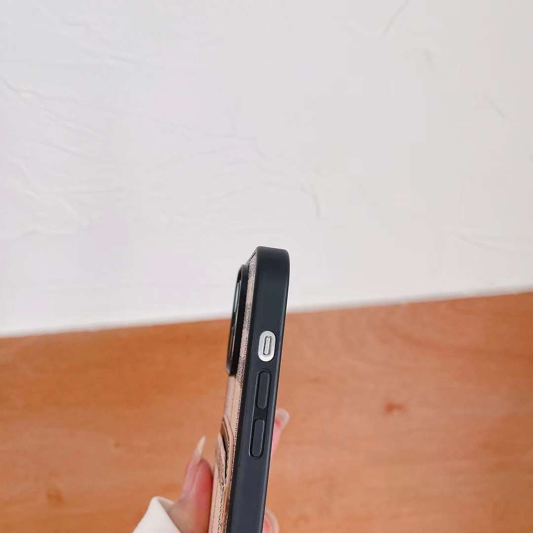 バーバリー iPhone15 Pro/14 Proケース カードポケット付き BURBERRY