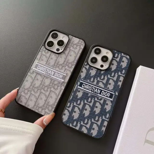 DIOR iPhone14 Plusケース 刺繍ロゴ付き