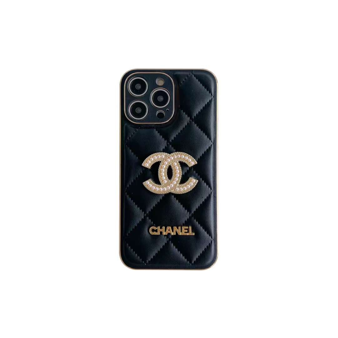 正規品☆CHANEL ブラック レザー iPhone15pro ケース　パール 正規品☆CHANEL ブラック レザー iPhone15pro ケース パール 正規品