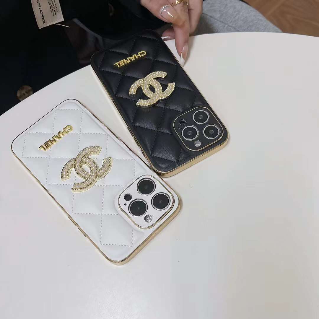 【シャネル】iPhone 15 Pro Max ケース パールがエレガント☆ シャネル iPhone15 Pro/14 Proケース パール付き CHANEL
