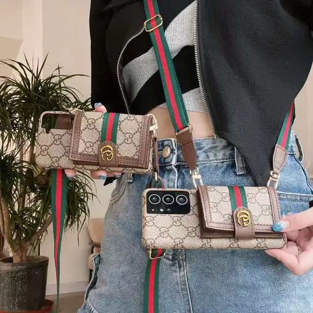 gucci Galaxy S22 Plusケース カード収納