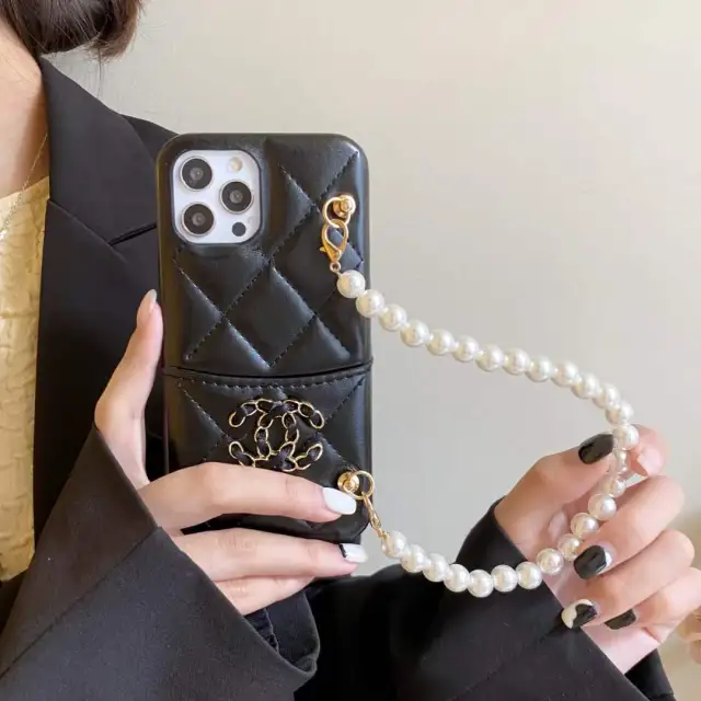 Chanel iPhone13ケース 腕掛け
