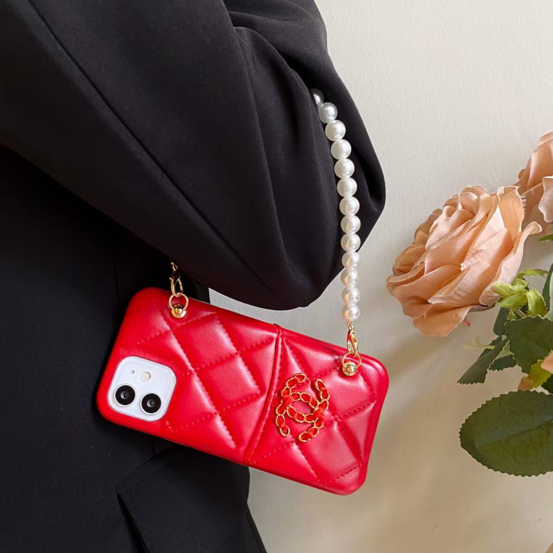 シャネル iPhone13 ProMax/13 Proケース パールチェーン付き