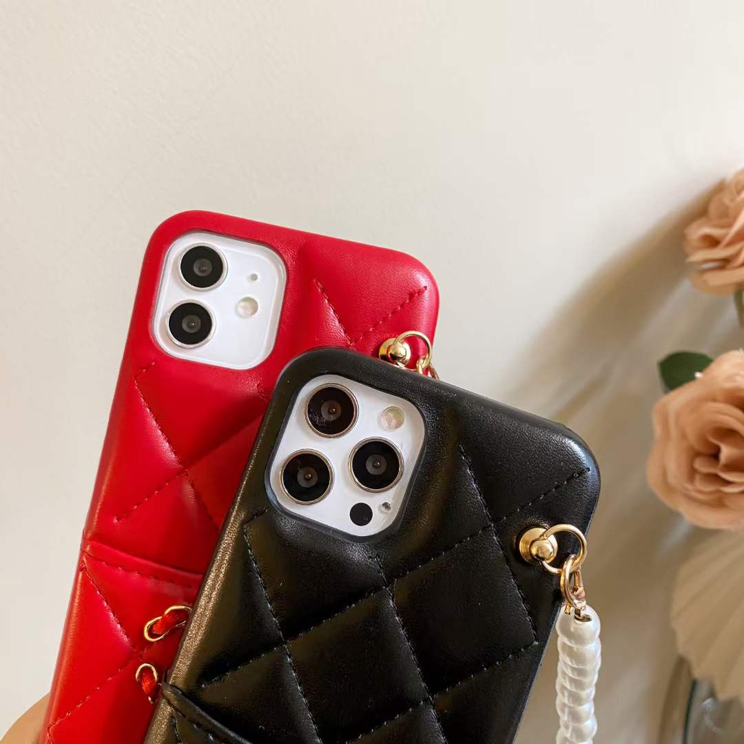 シャネル　りんぐチェーン付きケース シャネル iPhone13 ProMax/13 Proケース パールチェーン付き