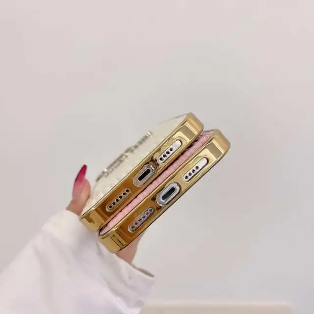 ミュウミュウ iPhone14 Proケース マテラッセ風