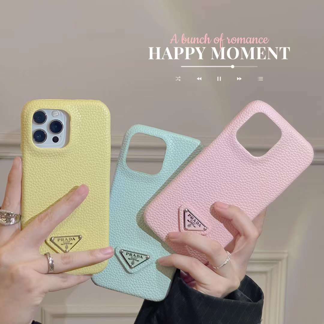 プラダ iPhone15 Pro/14 Proケース メタルロゴ付き PRADA
