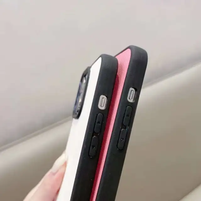 プラダ iPhone13 Proケース ロゴ付き