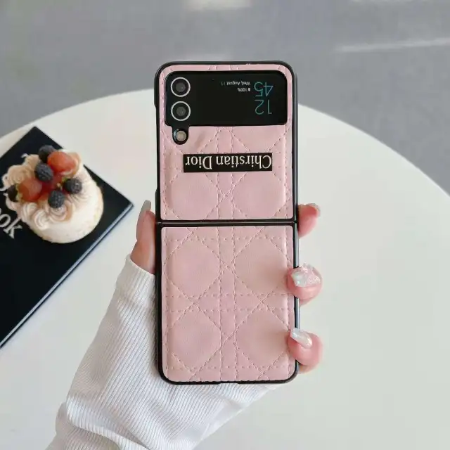 Dior Galaxy Z Flip3 5Gケース 高級感