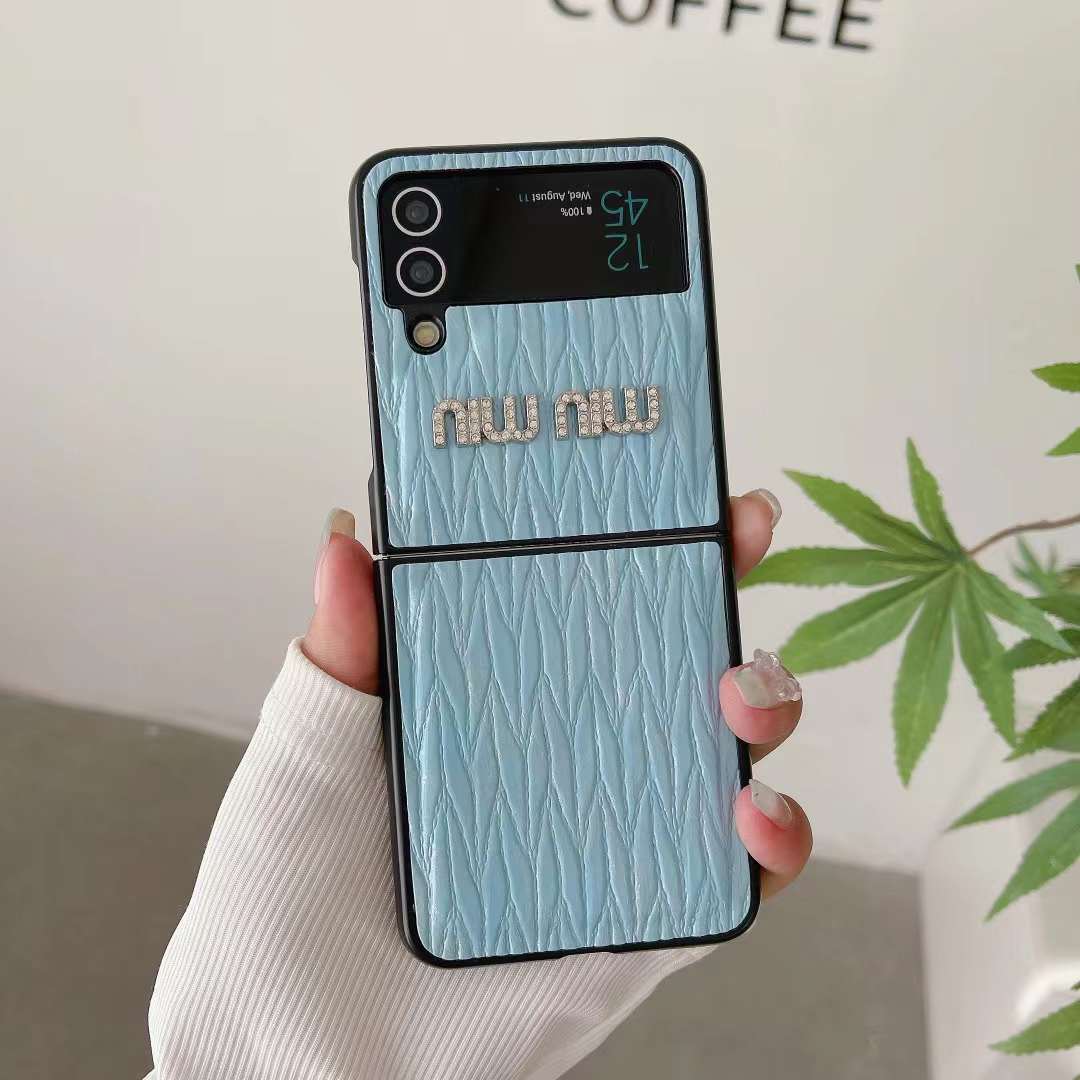 みゆ4ケース トレンド感あふれる「BeBling（ビーブリング）」シリーズが新