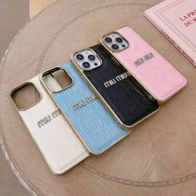 Miu Miu iPhone 14 Plusケース ラインストーン付き