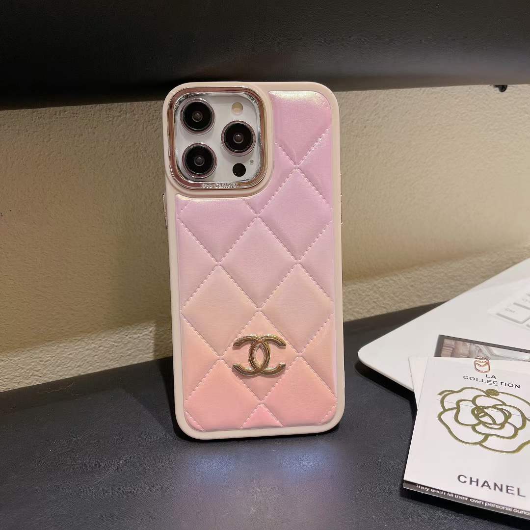CHANEL シャネルiPhoneケースマトラッセiPhone15pro
