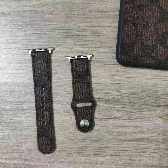 コーチ アップルウォッチバンド 44mm