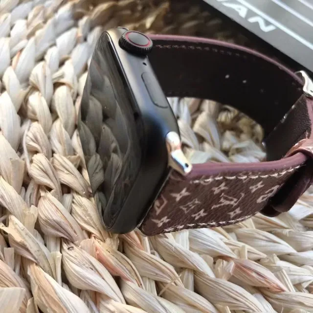 ヴィトン シュプリーム コラボ Apple Watch Ultraバンド