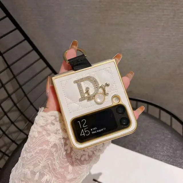 ディオール GalaxyZフリップ5ケース 芸能人愛用