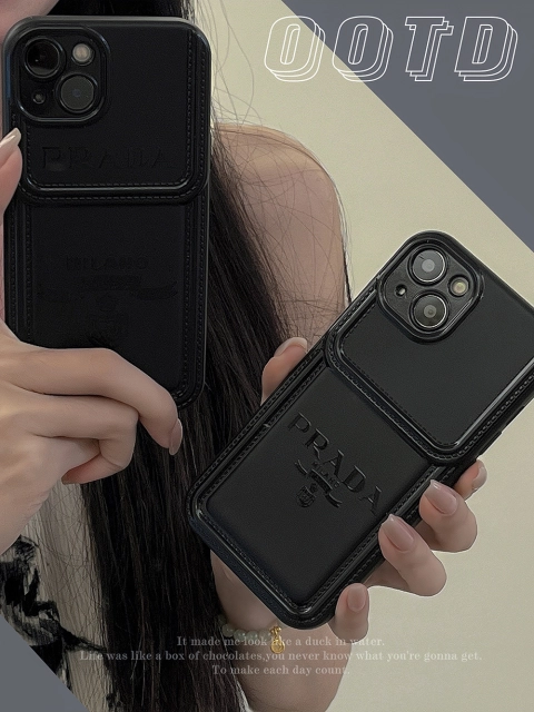 プラダ iPhone15ケース 芸能人愛用