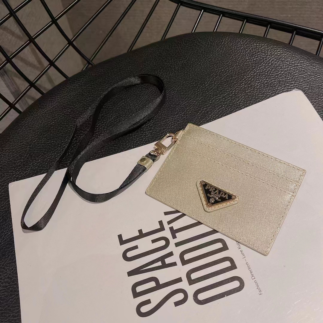 プラダ カードケース ネックストラップ付き IDカードホルダー Prada