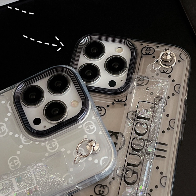 グッチ iPhone15 Pro Maxケース キラキラ流れ ベルト付き Gucci  