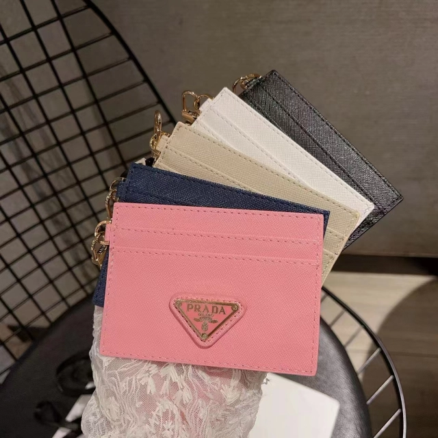 プラダ カードケース ネックストラップ付き IDカードホルダー Prada 
