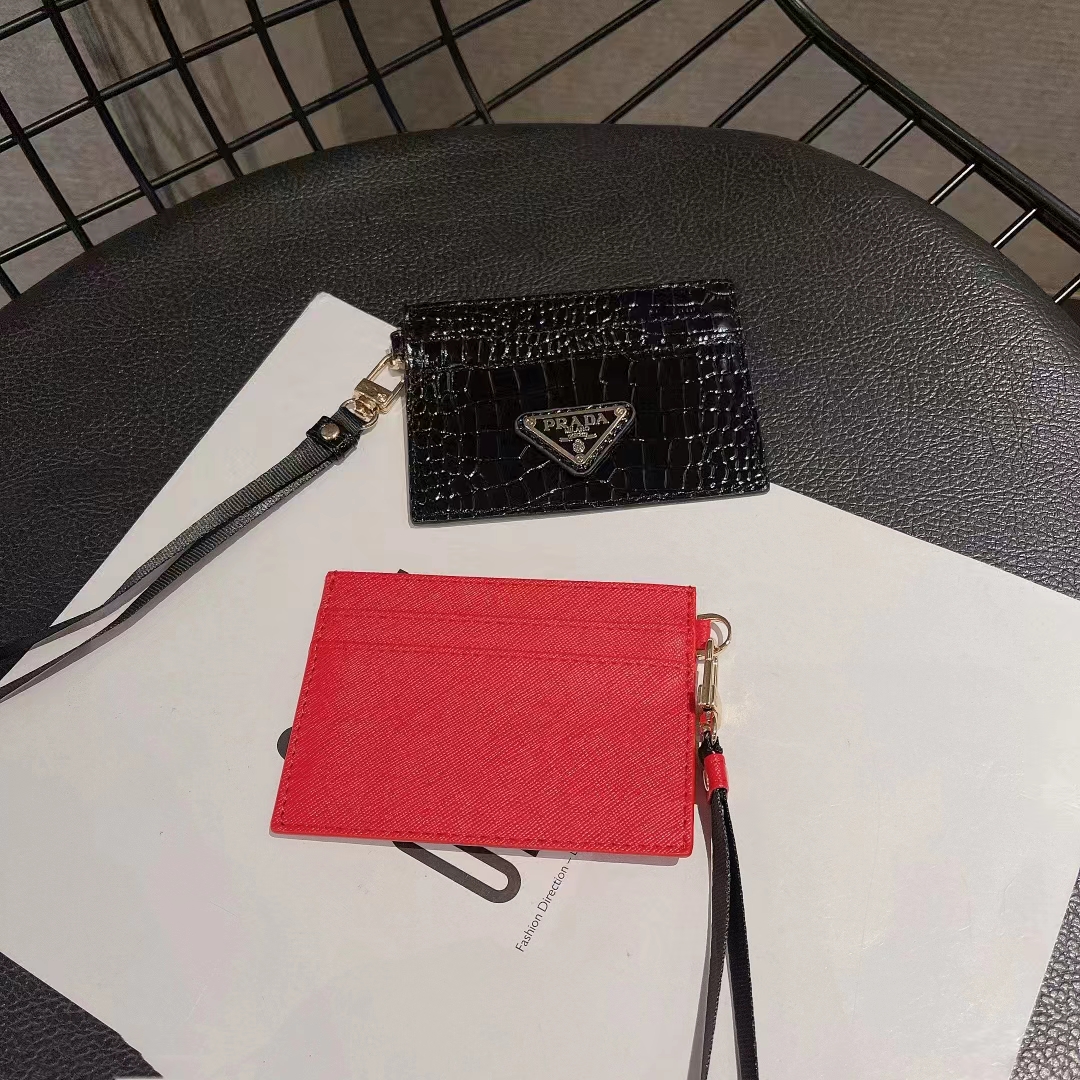 プラダ カードケース ネックストラップ付き IDカードホルダー Prada