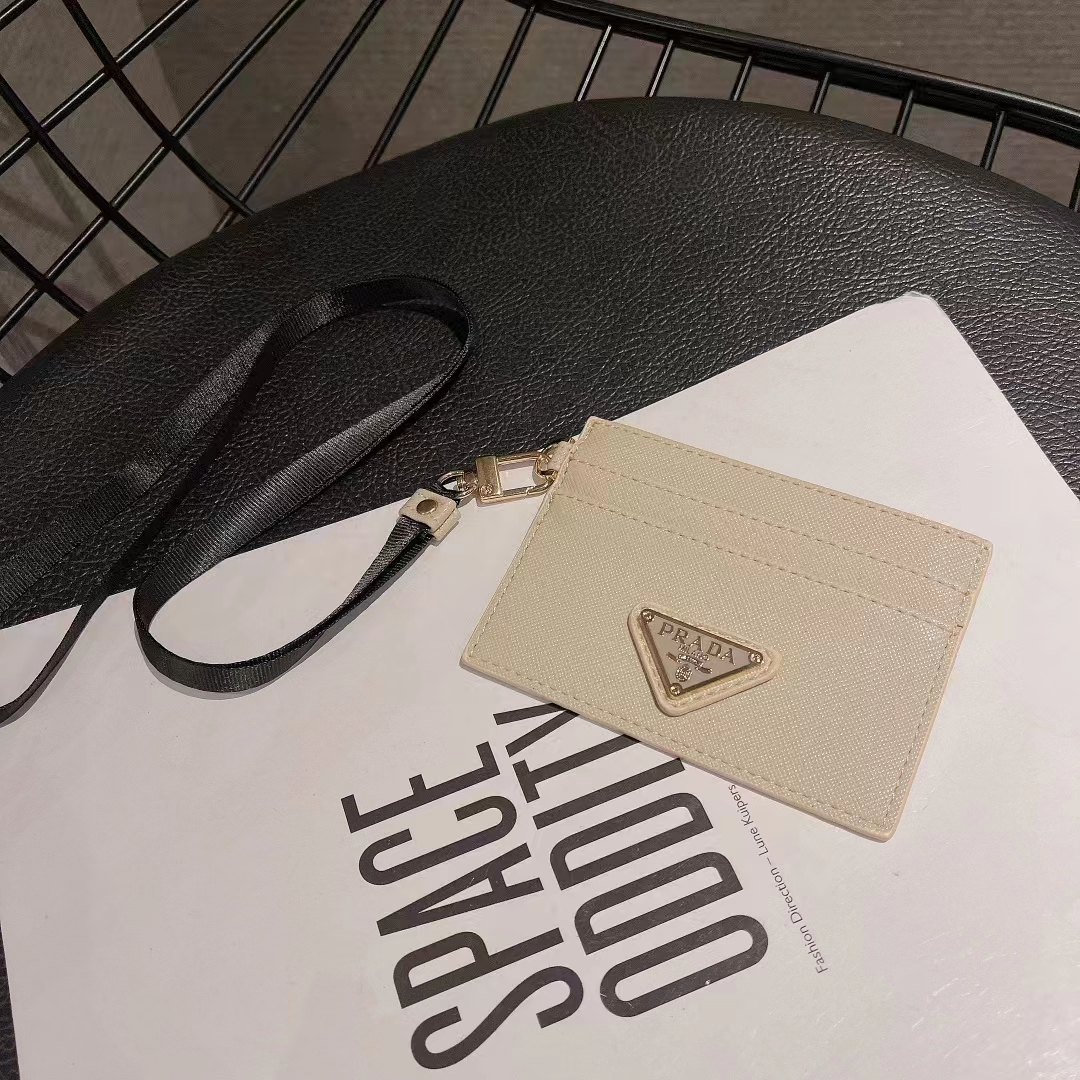プラダ カードケース ネックストラップ付き IDカードホルダー Prada