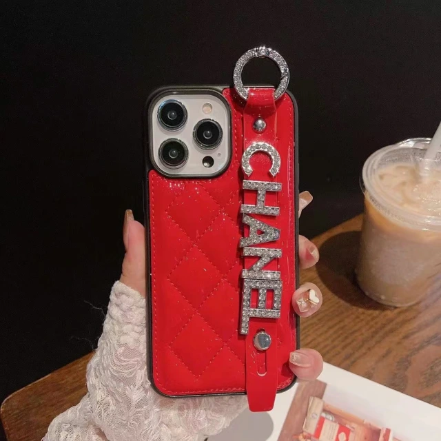 CHANELクリスタルロゴ iPhone15 Proケース 通販