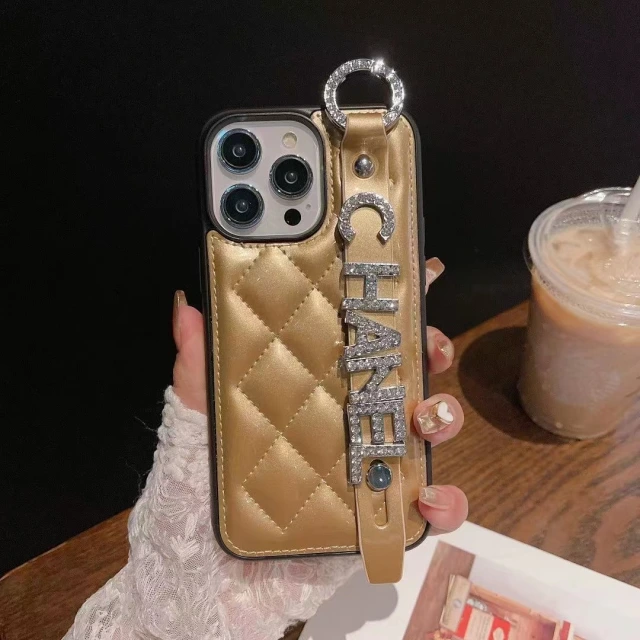 シャネル iPhone15 Proケース キラキラ