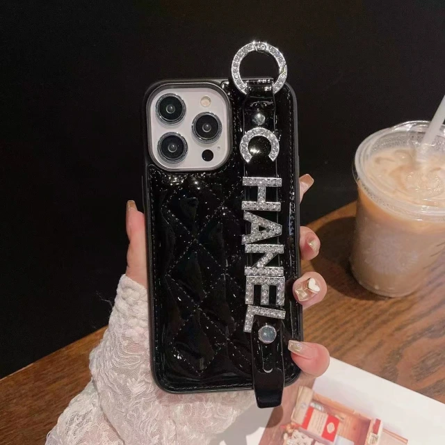 シャネル iPhone15 Proケース クリスタルロゴ