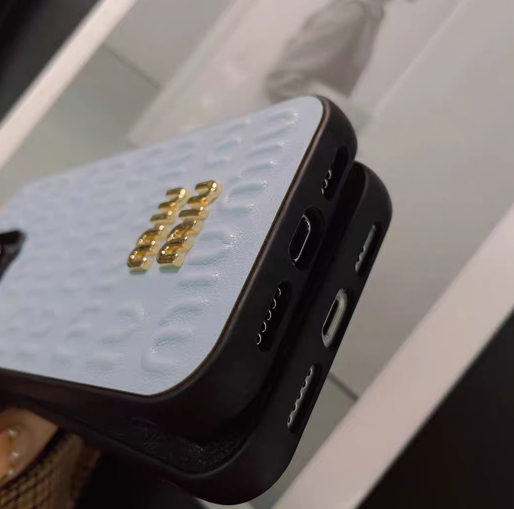 【新品未使用】Miu Miu iPhone15Pro ケース ブラック ミュウミュウ iPhone15 Pro Maxケース MiuMiuロゴ付き 可愛い