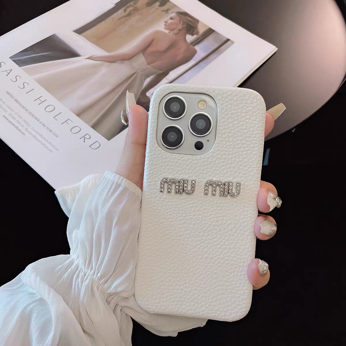 miu miu ミュウミュウ　iPhone13 13pro キラキラ　レア MiuMiuクリスタルロゴ付き iPhone15 Pro Maxケース ミュウミュウ