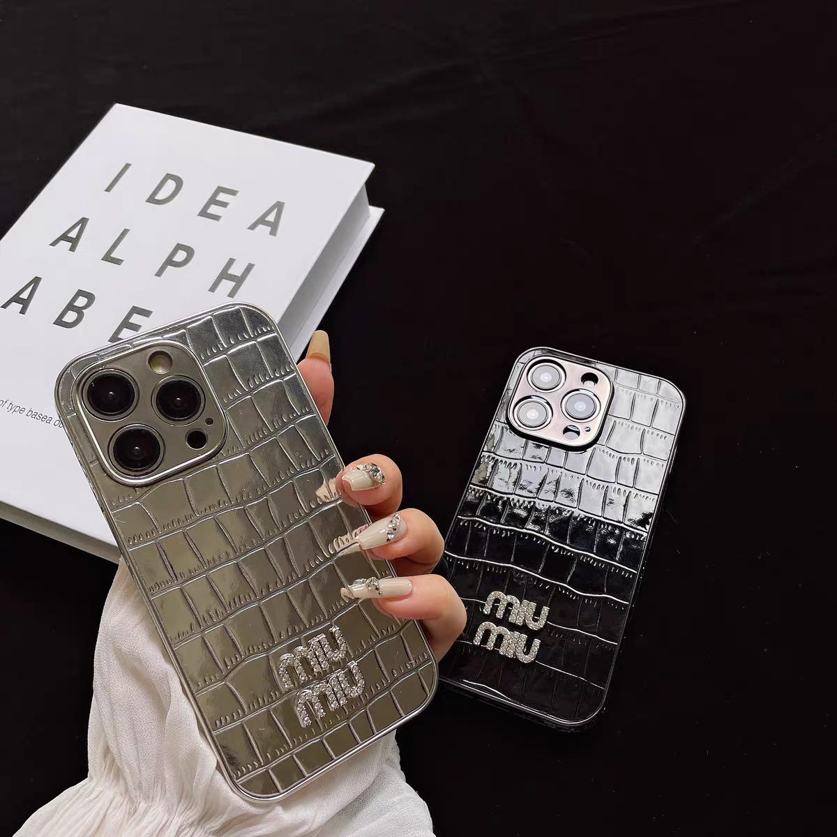 ミュウミュウ iPhone15/15 Pro/15Pro Maxケース MiuMiu ブランド