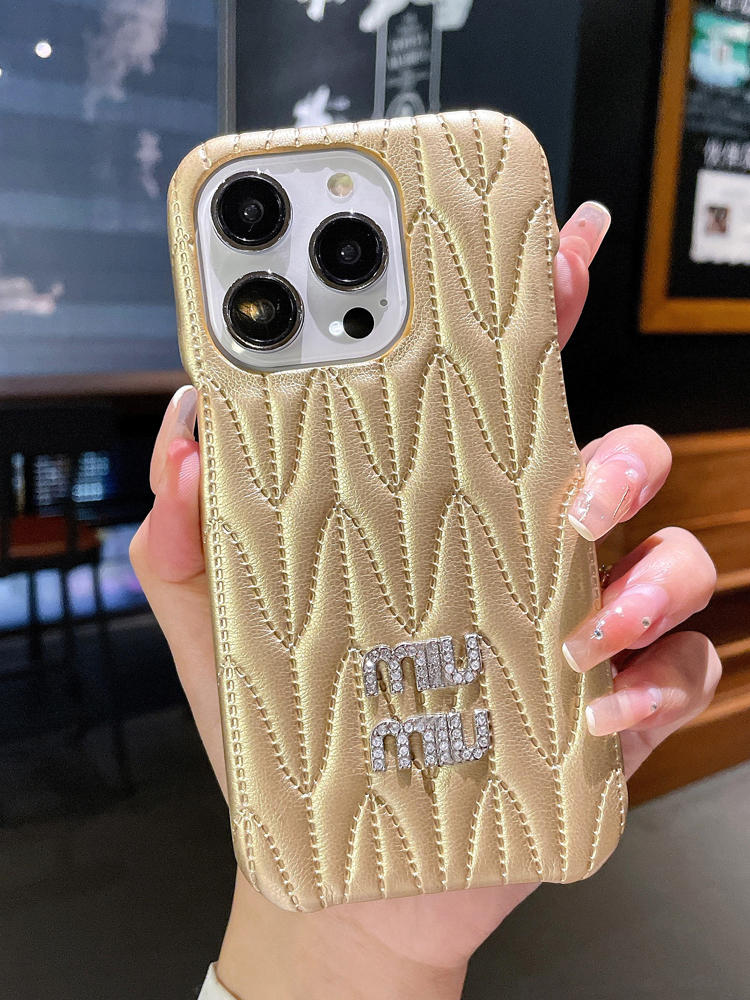 ミュウミュウ iPhone15 Pro Maxケース MiuMiuクリスタルロゴ付き