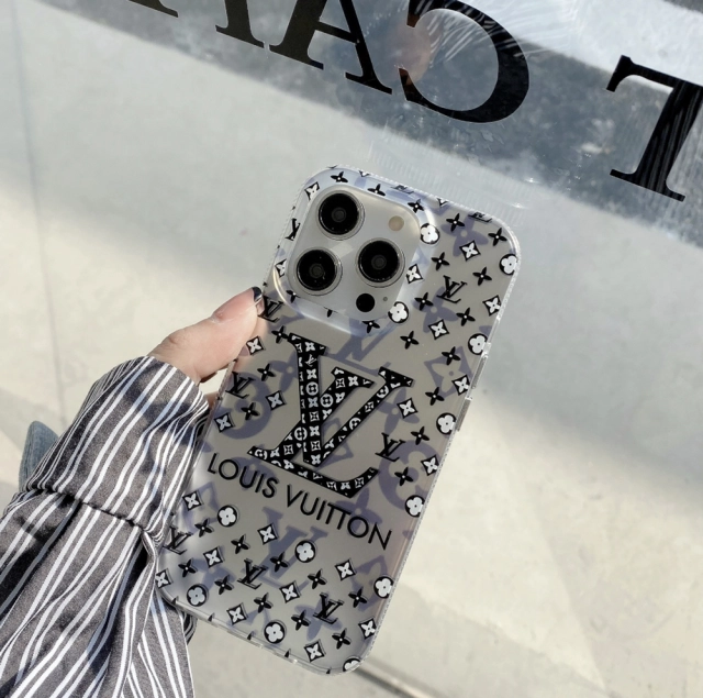 ルイヴィトン iPhone15 Pro Maxケース セレブ愛用