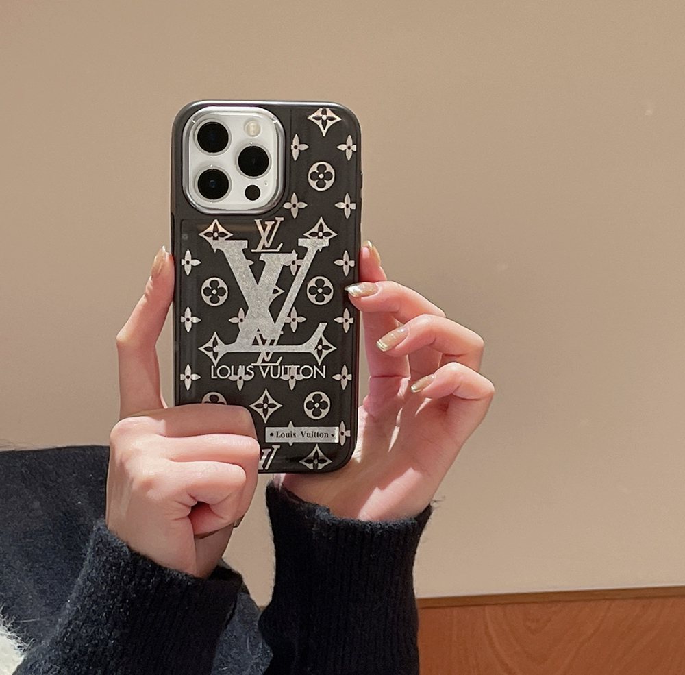 LouisVuitton iPhone15ProMaxケース 黒 赤 モノグラム かわいい ルイヴィトン新品発売