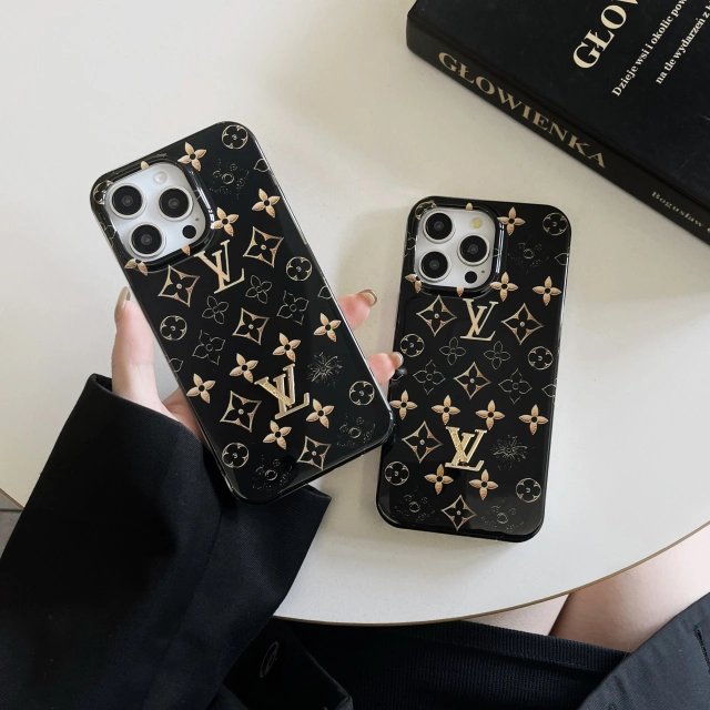 LV iPhone16 Proケース メタルロゴ