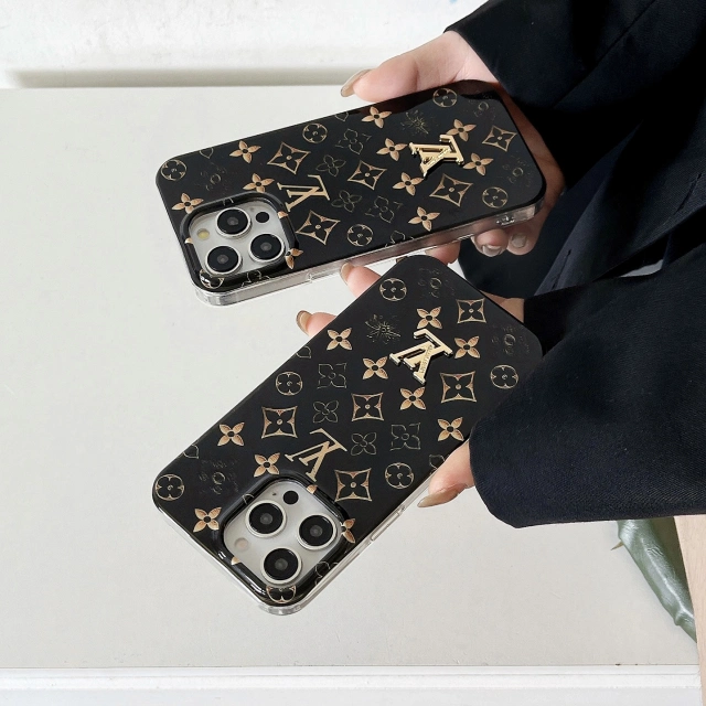 LV iPhone13 Proケース 大人女性