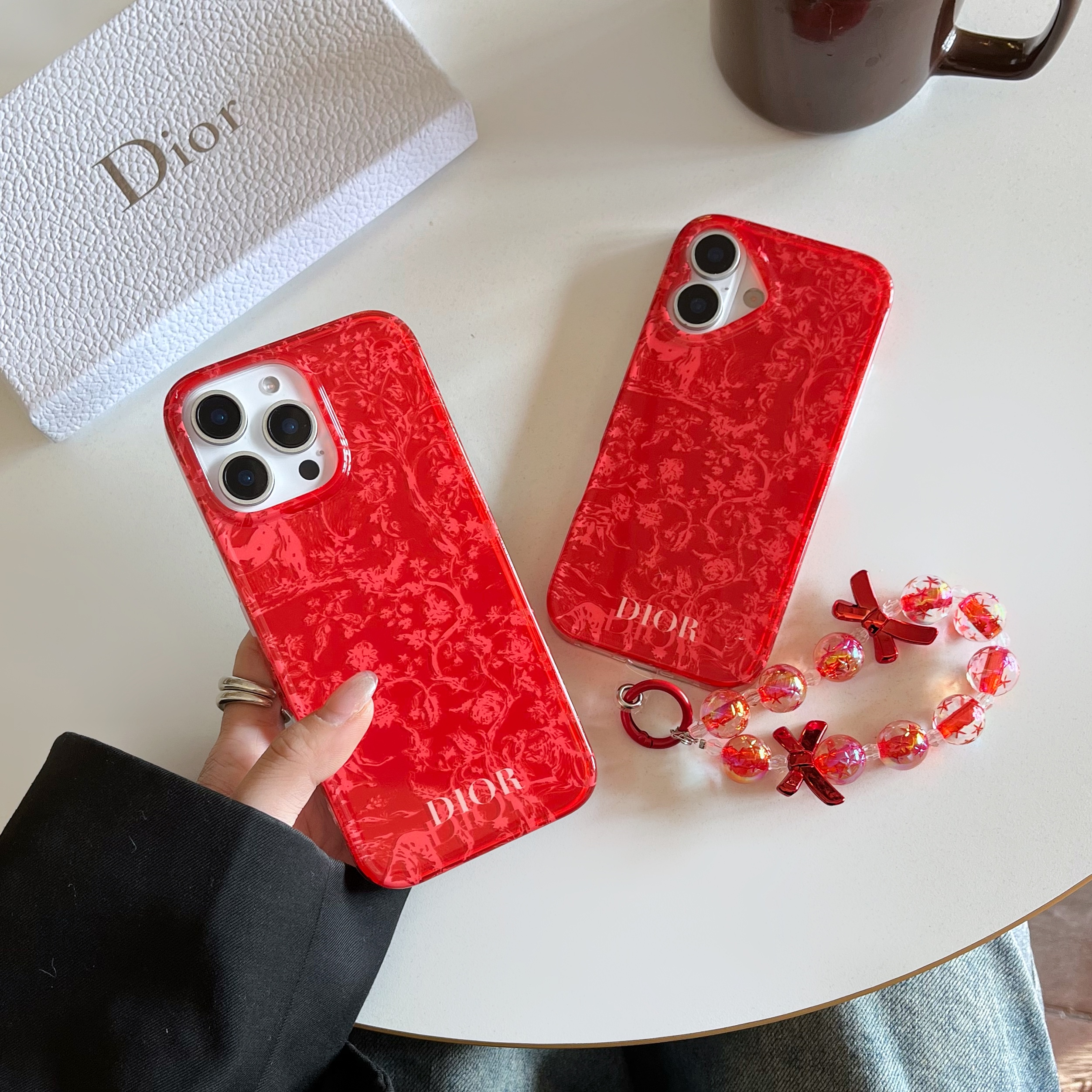 正規品 Dior iPhoneケース 15pro 日本限定品 赤 バレンタイン 正規品 Dior iPhoneケース 15pro 日本限定品 赤 バレンタイン