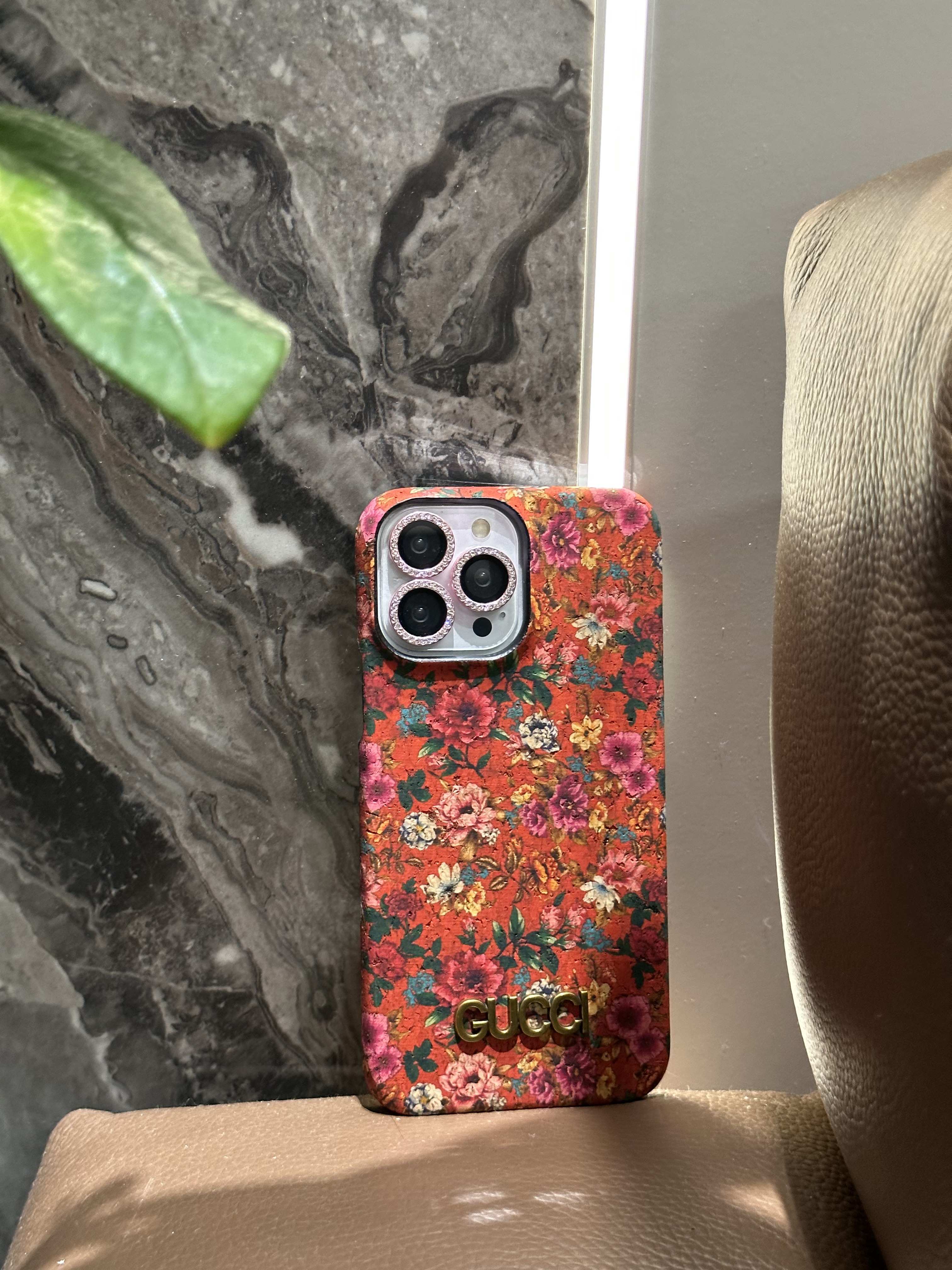 グッチ iPhone16 Pro Maxケース 花畑 フラワー GUCCI iPhone16 Pro