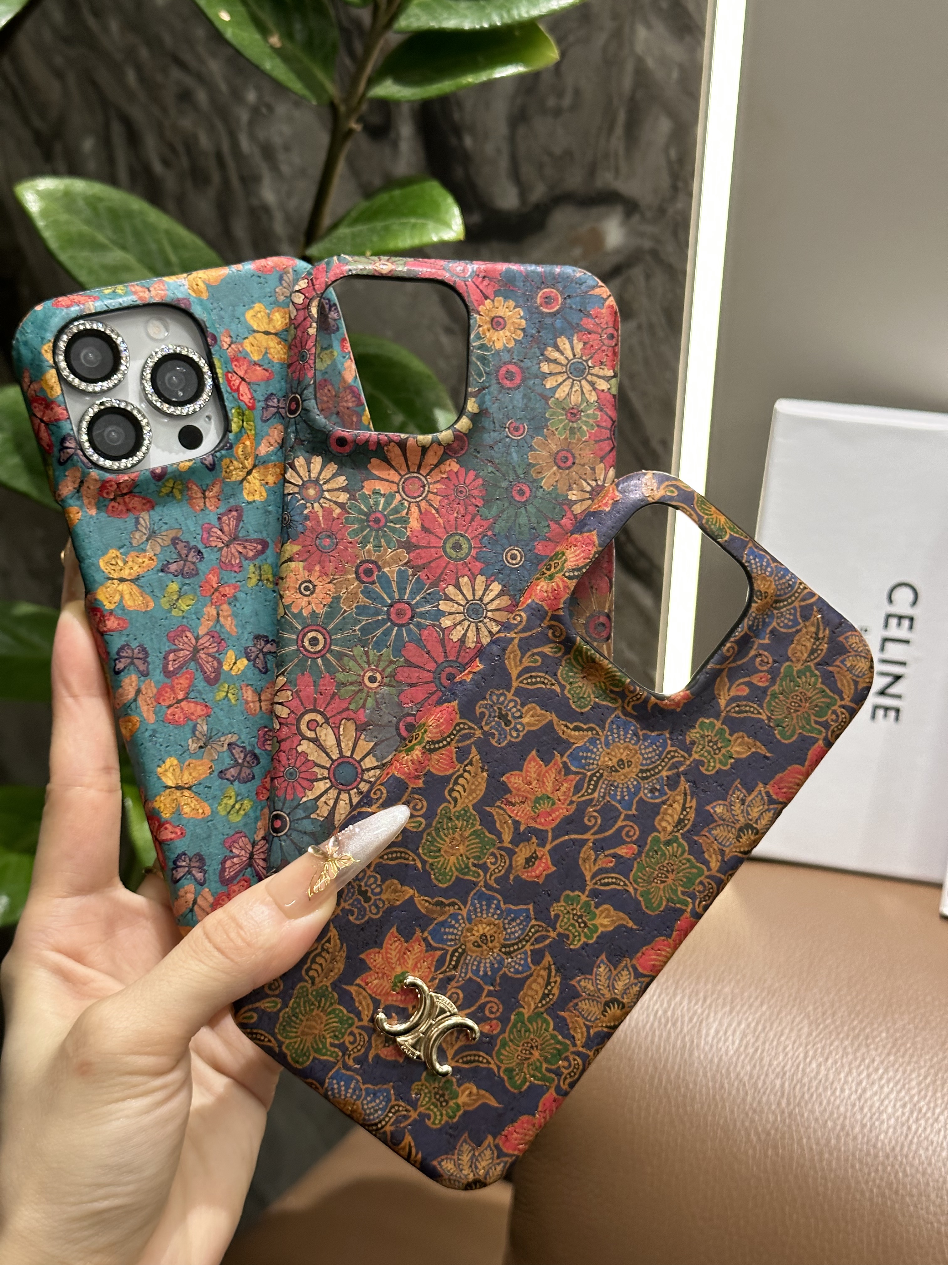 セリーヌ iPhone16 Pro Maxケース 花柄 レトロ CELINE iPhone16 Pro