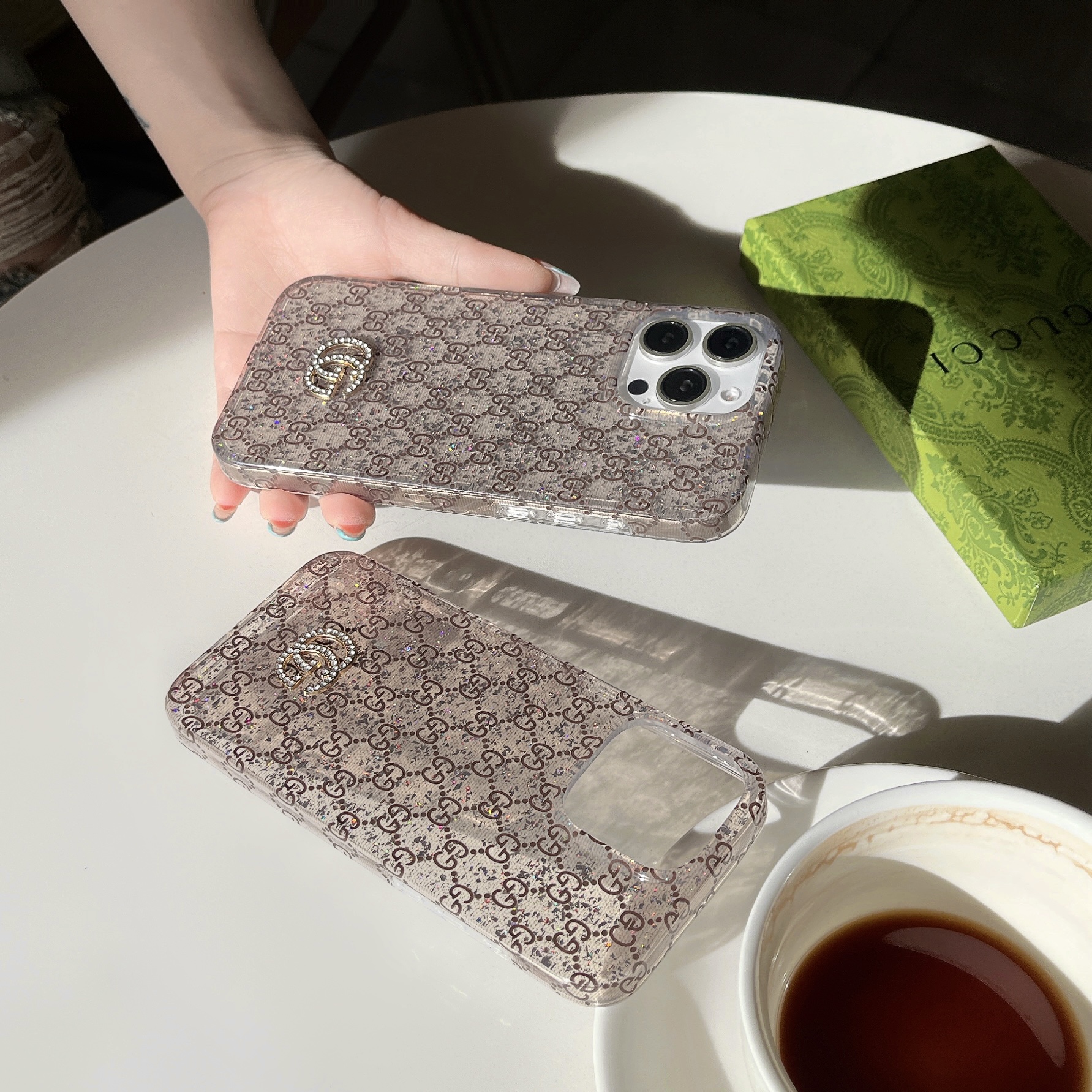 GUCCI iPhone16 Pro Maxケース GGスプリームキャンバス風 高級感