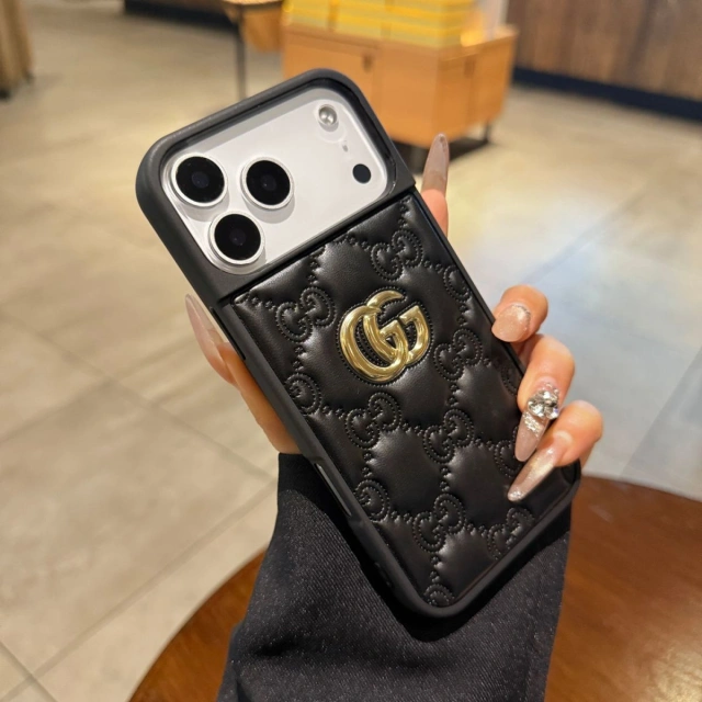 ✨新品未使用✨グッチ　GGスプリーム　iPhoneケース　スマホケース　正規品 GUCCI（グッチ） 529101 オフィディア×GGスプリーム チェーンスマホ