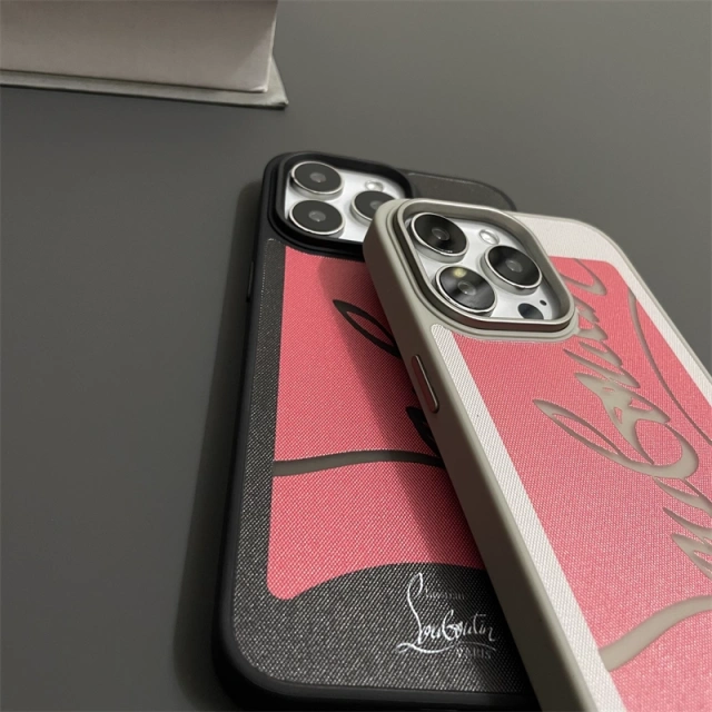 クリスチャン ルブタン iPhone16 Pro Maxケース マッド レザーテイスト