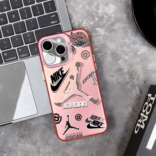 グッチ iPhone16 Pro Maxケース GUCCI GGマーモント レザー 新品発売