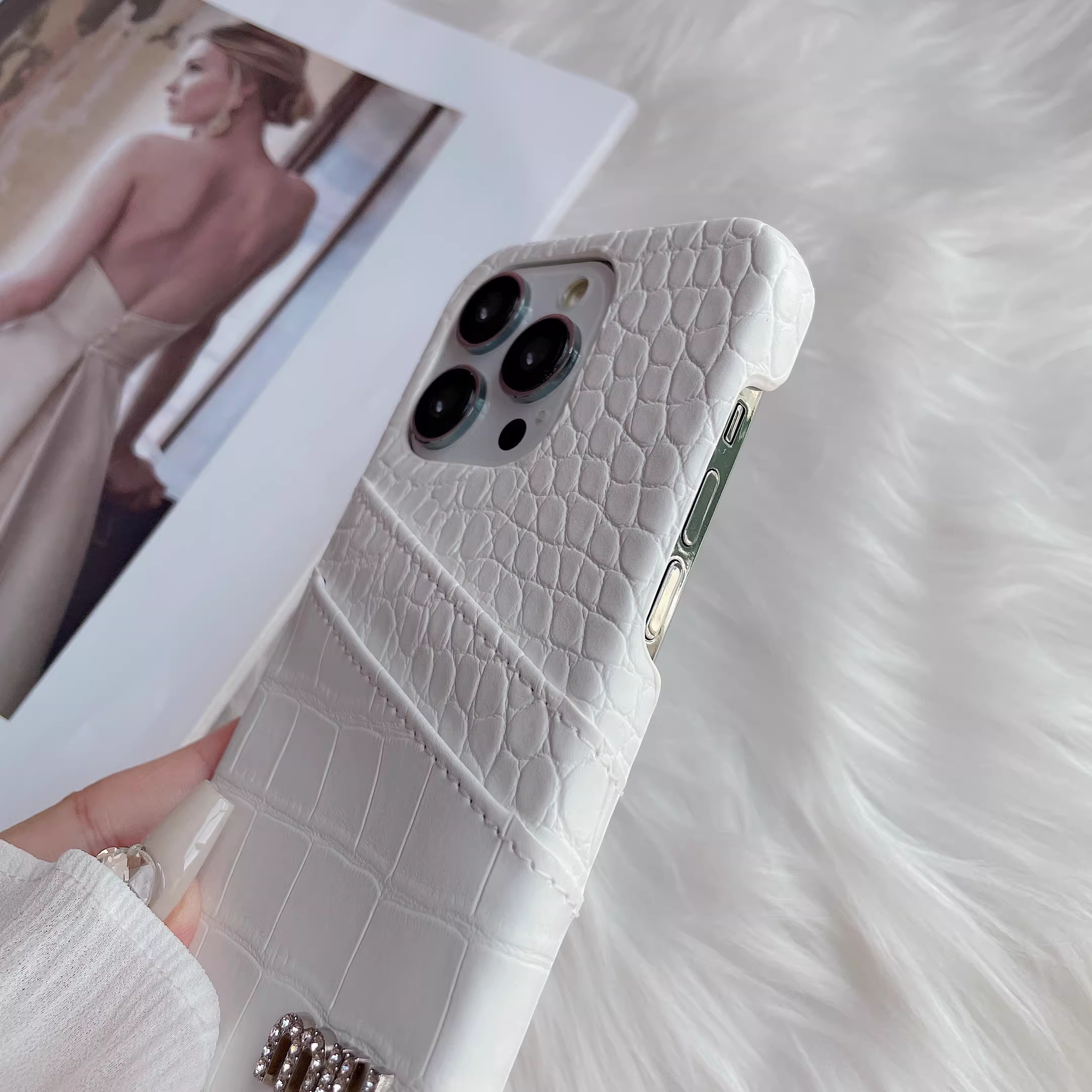 ミュウミュウ iPhone17 Pro Maxケース クロコ型押し レザー MIU MIU