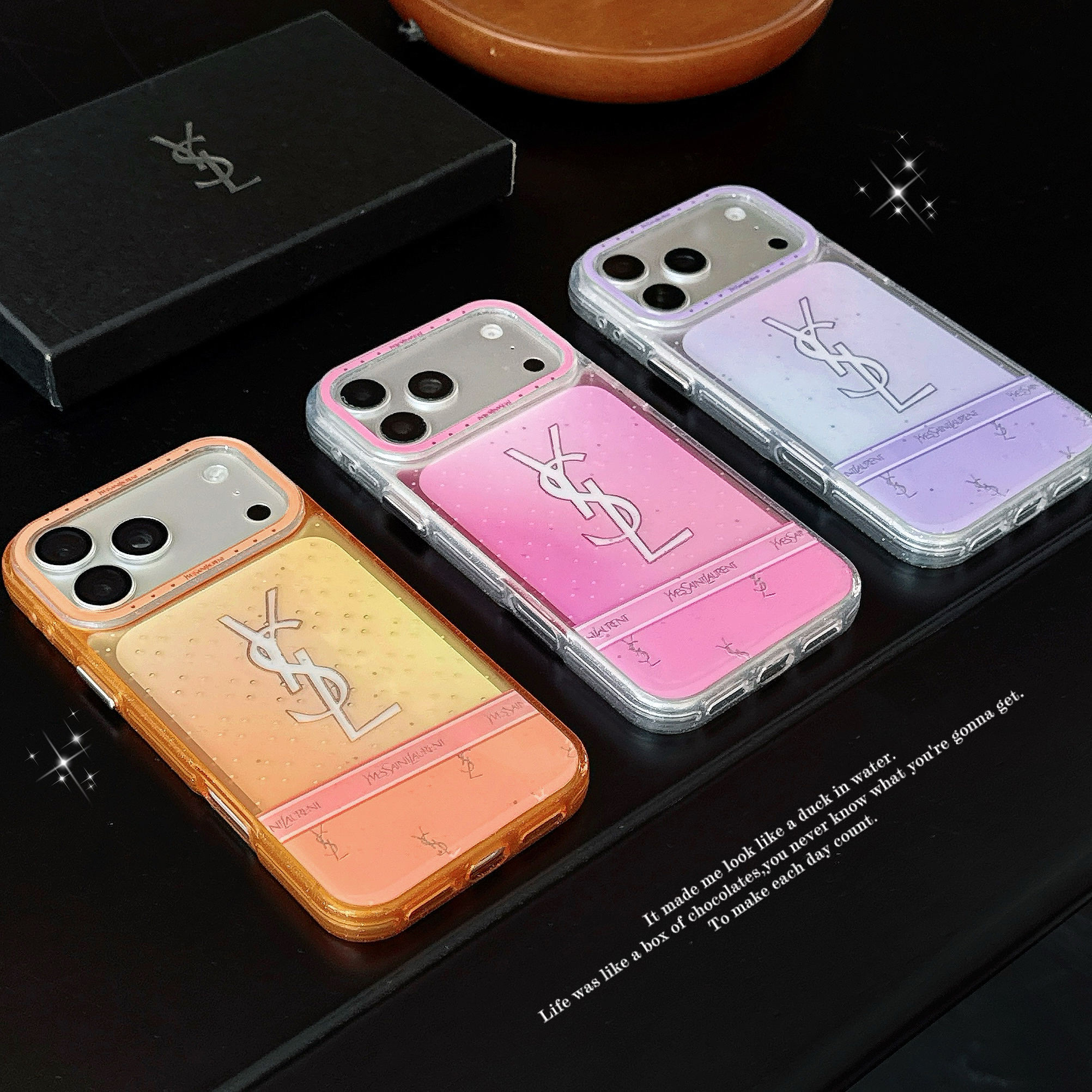 グッチ iPhone16 Pro Maxケース GUCCI GGマーモント レザー 新品発売