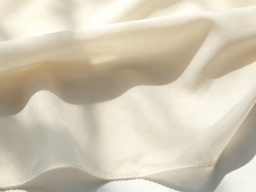 GFAW35NU 65gsm 97% Nylon 3% Spandex Plain Weave Silky Matte UPF50+ Optional Breathable Membrane Fabric For Sun‑Shells &amp; Windbreakers