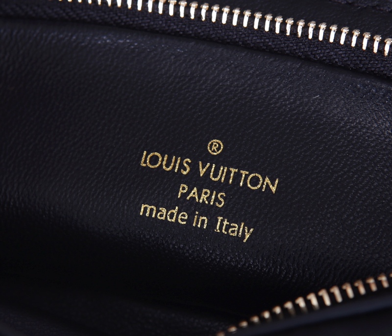 Louis Vuitton Pouche LV3 Monogram M45412